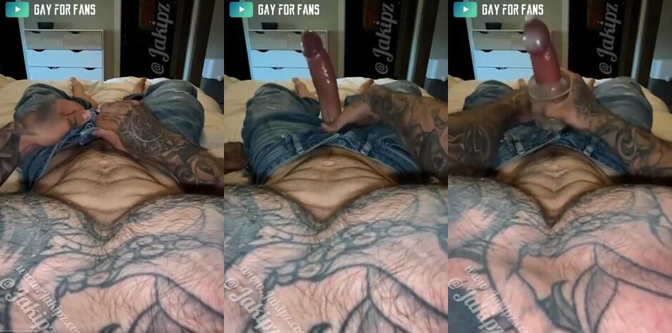 Jerking off and filling up a condom with my big thick load – Jake Andrich (Jakipz)