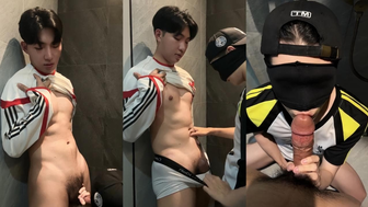 teetw_x – blowjob in the bathroom