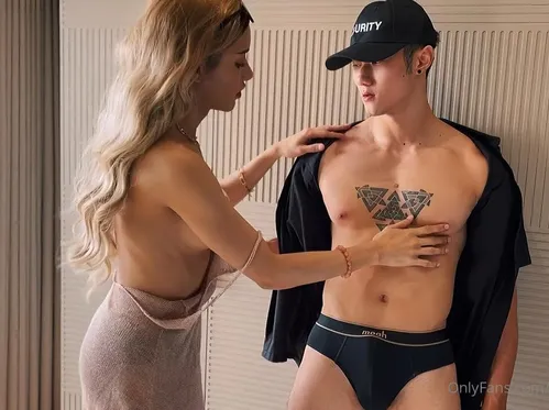 The Horny Guard – aarondofoto feat. vincenthong